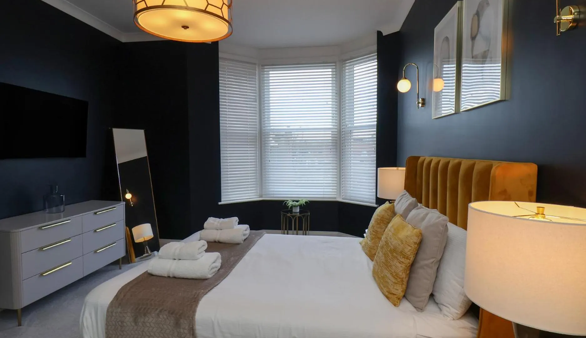 The Salisbury Apartment 301 Scarborough 0*,