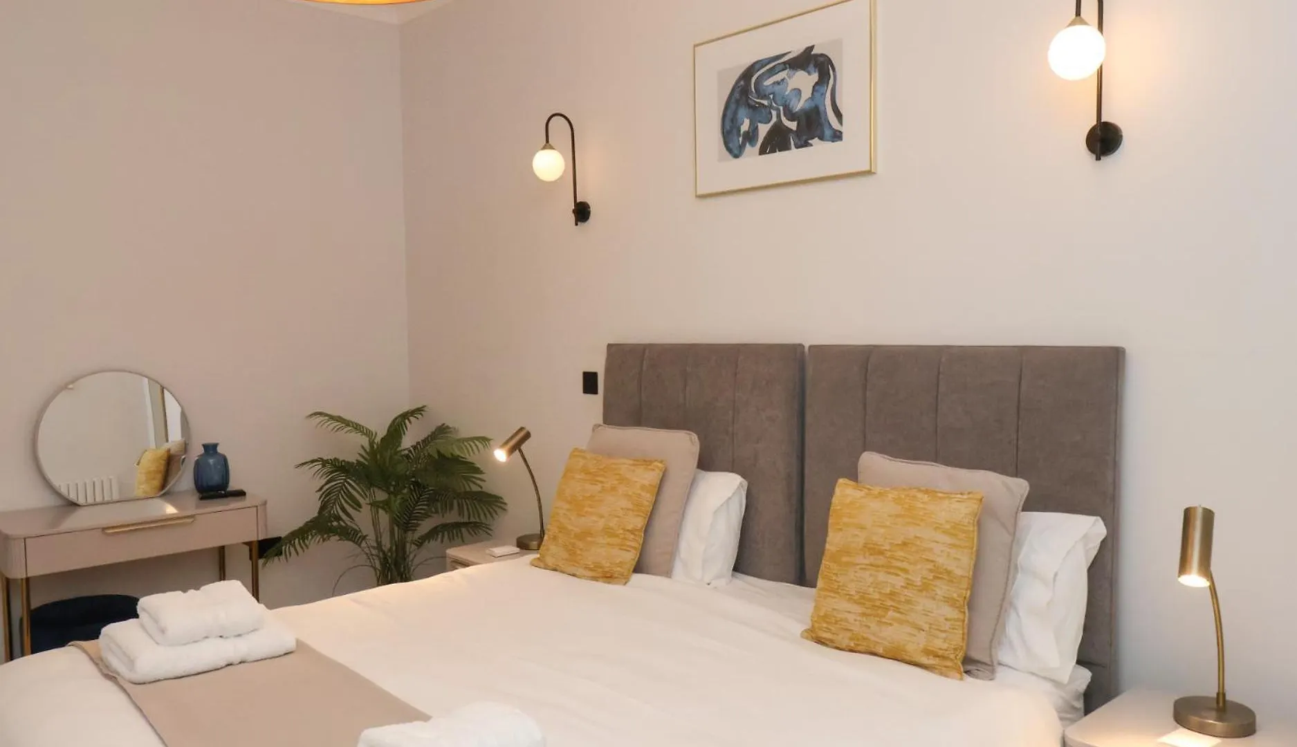 The Salisbury Apartment 301 Scarborough 0*,